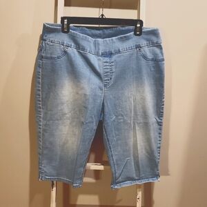 Chico's Perfect Stretch Jean Short Size 3